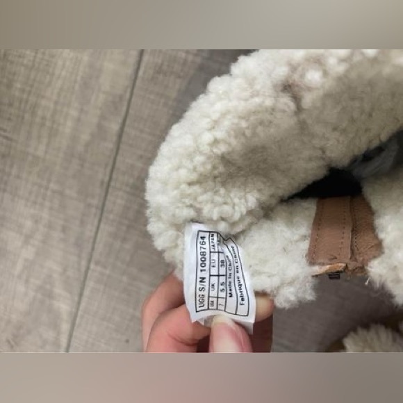 UGG highheel size 7 - Picture 4 of 4